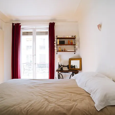 Quirky 1 Bedroom Flat In Paris
