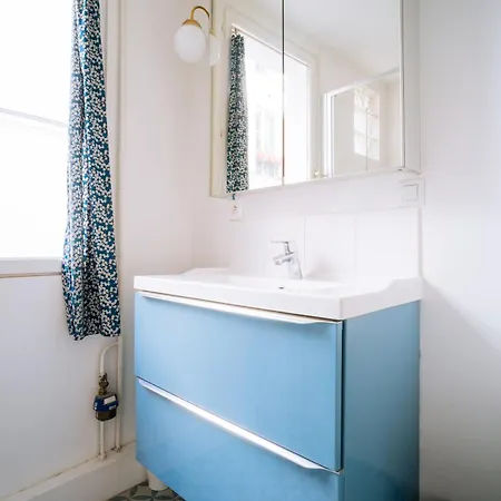 Quirky 1 Bedroom Flat In