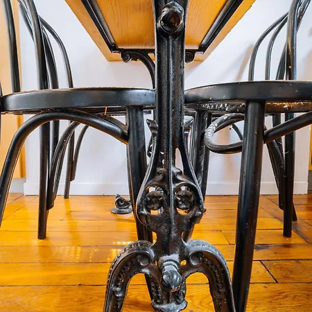Quirky 1 Bedroom Flat In Apartment Paris